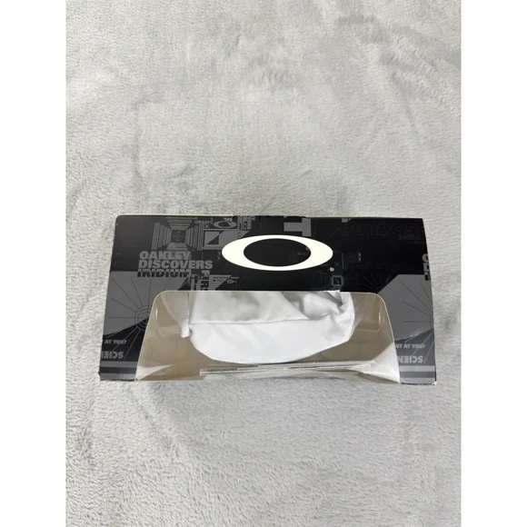 Oakley NWT Snowboarding Goggles Flight Deck XM Goggle Factory Pilot Whiteout - Picture 3 of 15